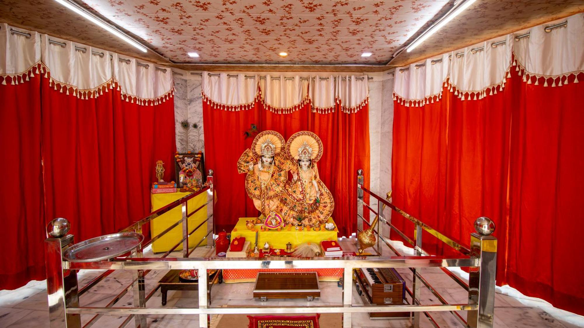 Elegance Resort Vrindāvan Exteriör bild