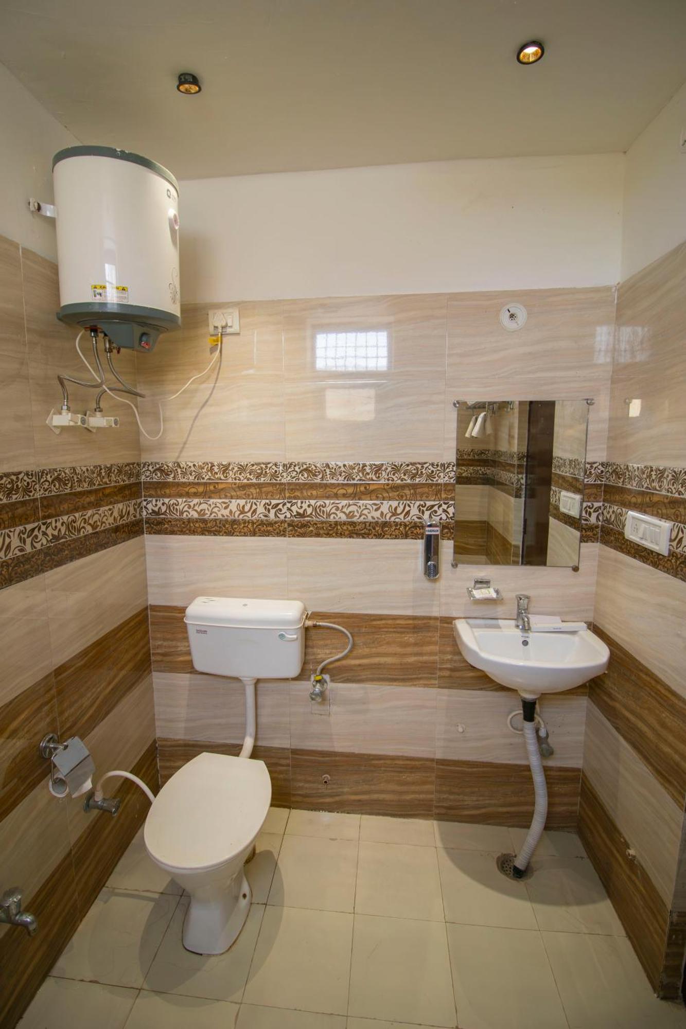Elegance Resort Vrindāvan Exteriör bild