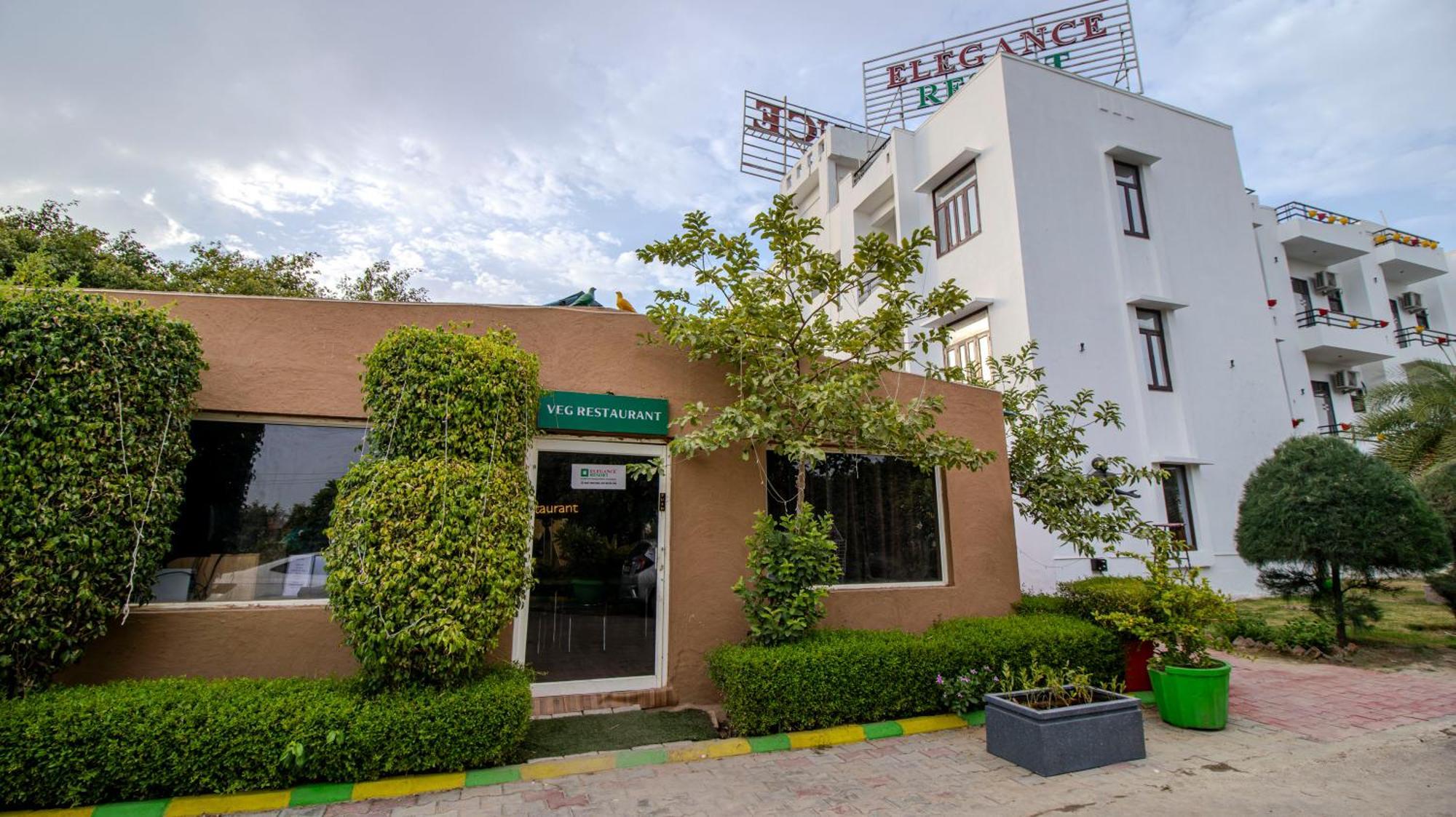 Elegance Resort Vrindāvan Exteriör bild