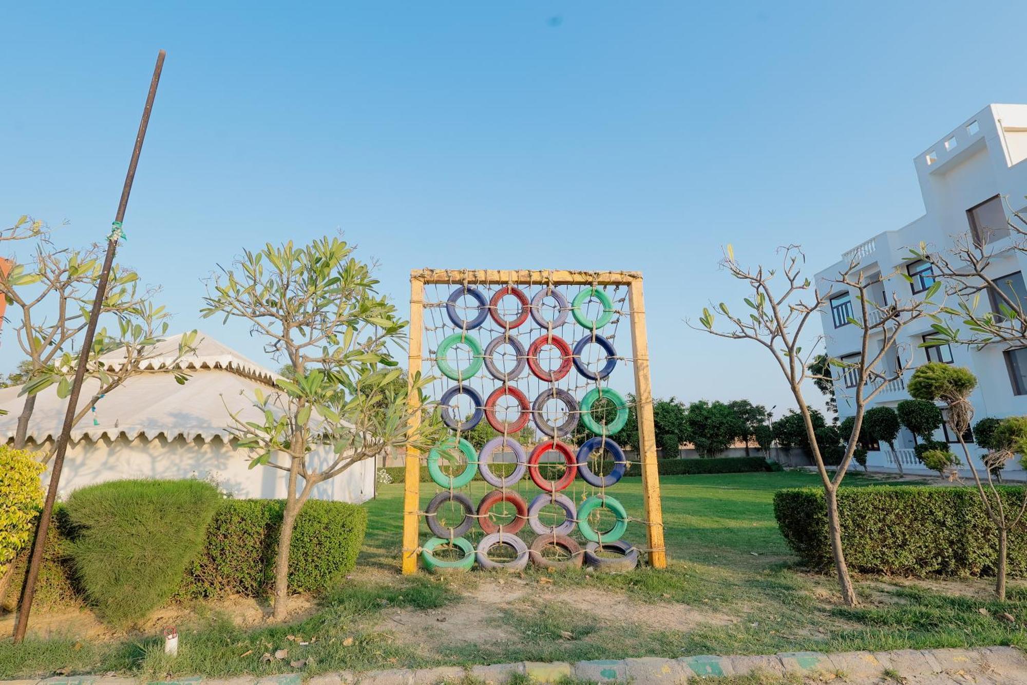 Elegance Resort Vrindāvan Exteriör bild