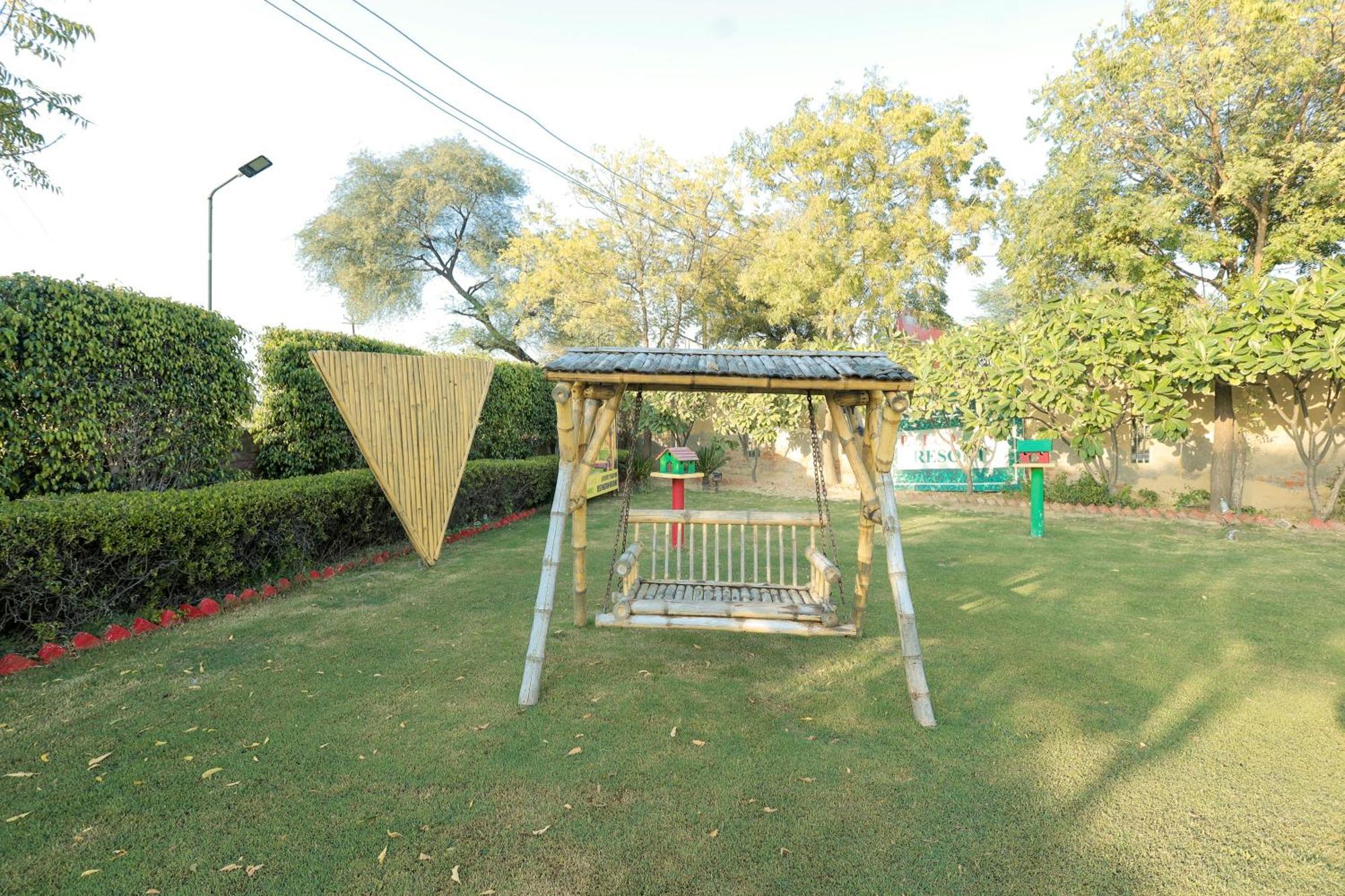 Elegance Resort Vrindāvan Exteriör bild