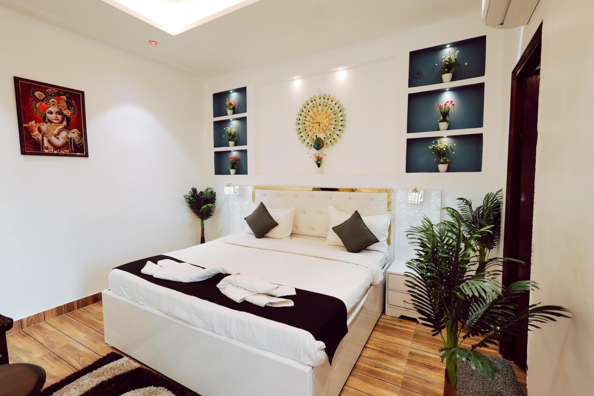 Elegance Resort Vrindāvan Exteriör bild
